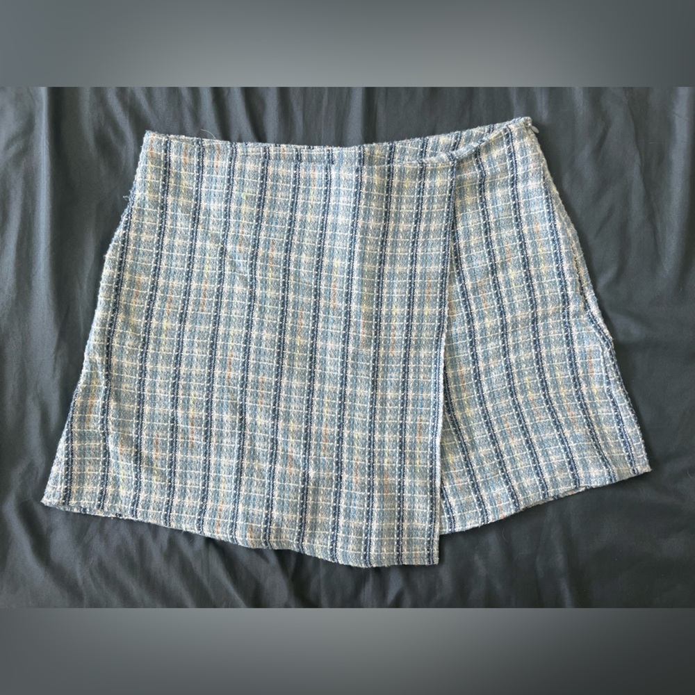 Glam Textured Blue and White Skort